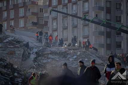 Földrengés Törökországban KLAC9696
